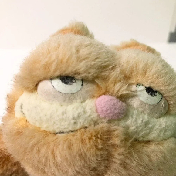 Vintage Garfield Laying Down Plush 12 Inch Long Stuffed Toy - Picture 12 of 16